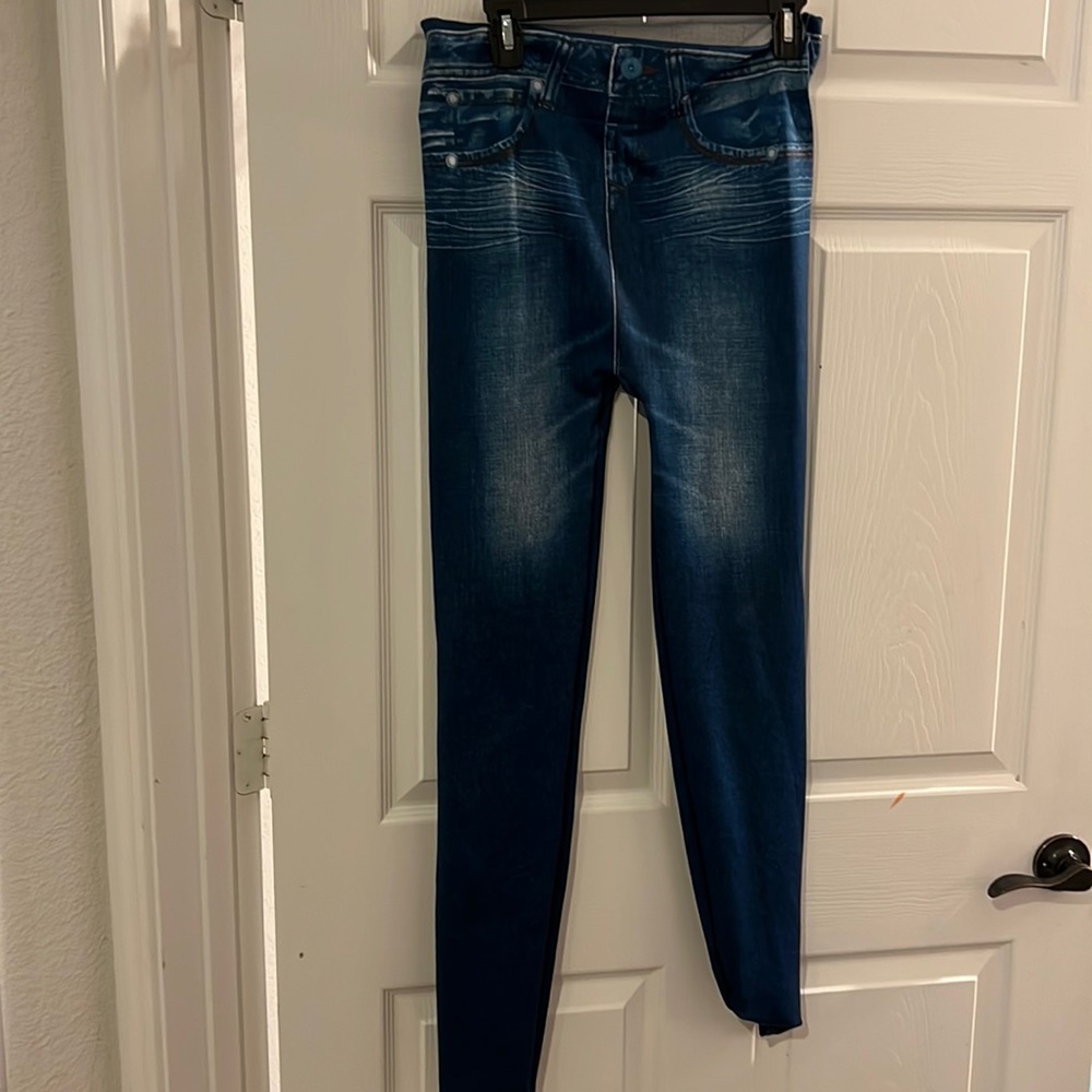 Blue Jeggings- no tag but fits like XL/1X